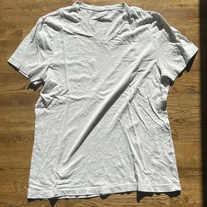 J Crew Men’s light grey Sz small t-shirt